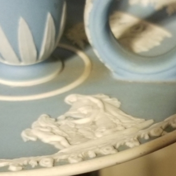 Wedgwood ANTIQUE Chamber Candlestick Holder & Snuffer - Picture 7 of 8